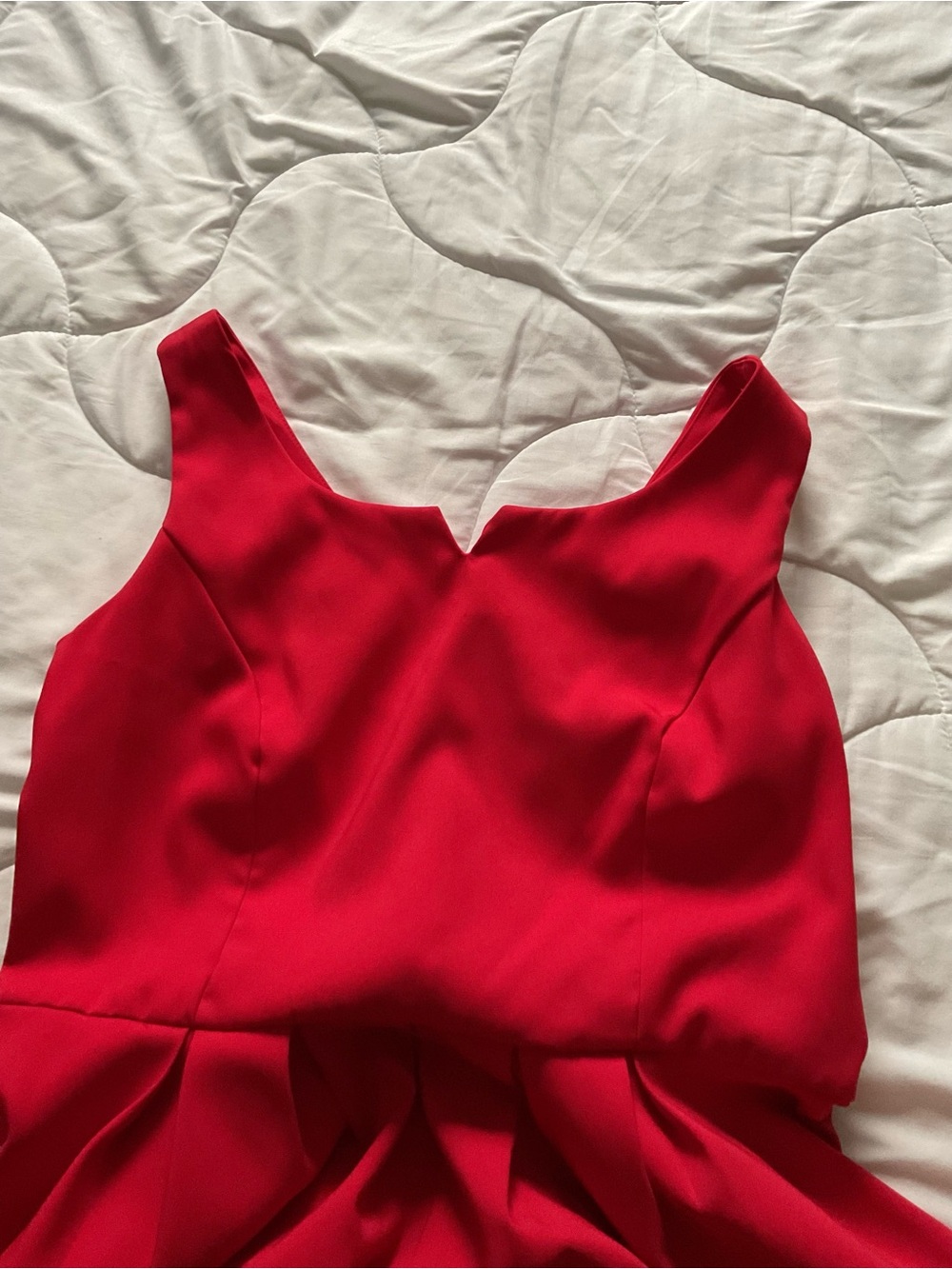 Ronni Nicole Red Sleeveless Dress with V-Notch Bodice - Picture 4 of 6